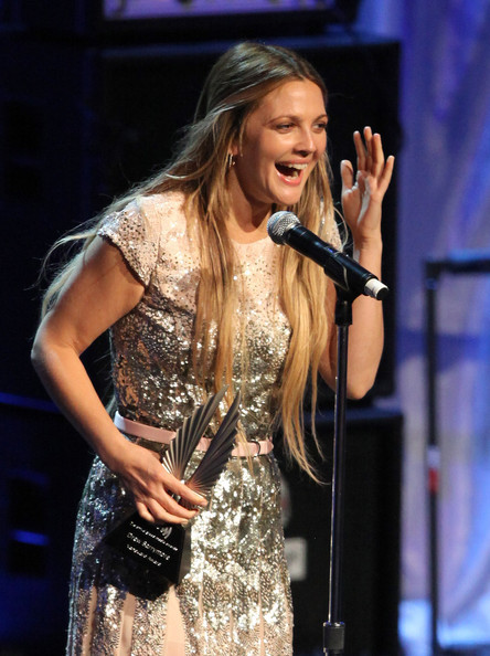 Drew-At-The-G-L-A-A-D-Media-Awards-drew-barrymore-11613148-444-594